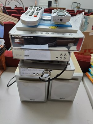 Lot 21 - Hitachi stacking stereo system