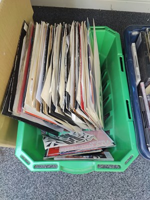 Lot 220 - Qty of Vinyl Records