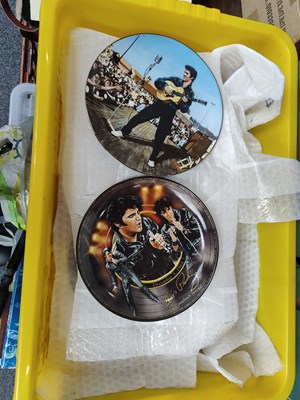 Lot 262 - Box containing collectable Elvis plates