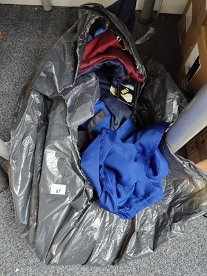 Lot 47 - Bag of assorted workwear