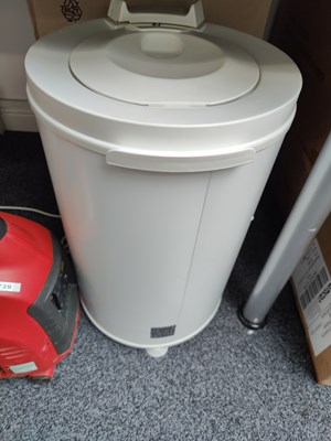 Lot 48 - Spin dryer in box