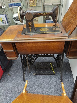 Lot 105 - Singer Sewing Machine Table