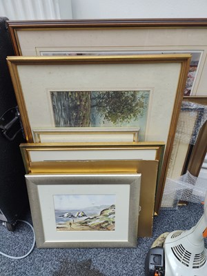 Lot 120 - Large bundle of asstd framed pictures