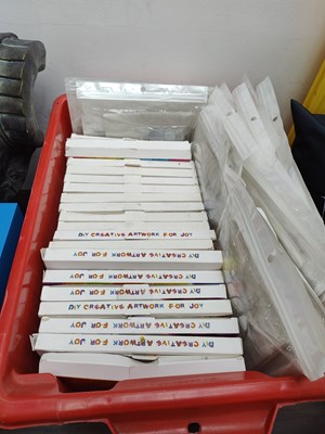 Lot 35 - Qty of creative art kits