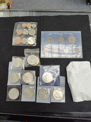 Lot 133 - Qty of Old Coins including £5 coins