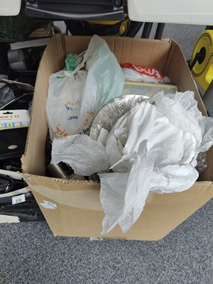 Lot 231 - Box of misc