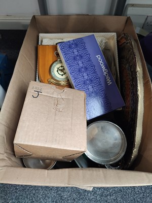 Lot 51 - Box of misc