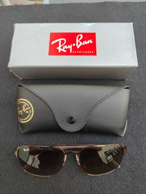 Lot 185 - Ray-ban sunglasses in box and case