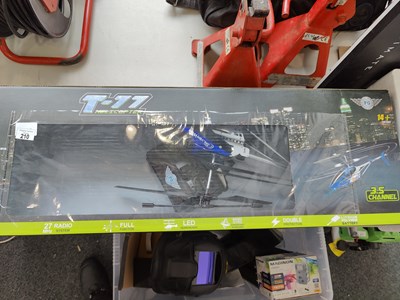 Lot 210 - T-77 RC Helicopter