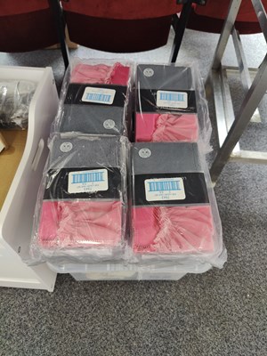 Lot 239 - Box of luxury hair sets