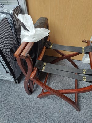 Lot 184 - 2 folding case stands