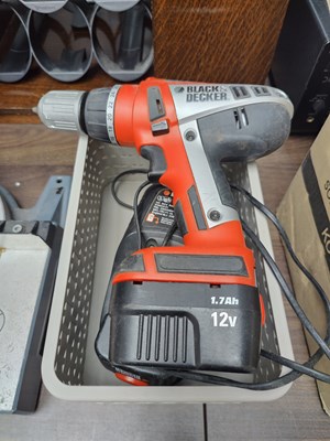 Lot 163 - Black and decker drill with charger