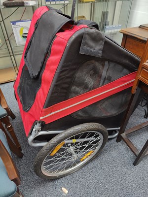 Lot 103 - Pet carrier for bike