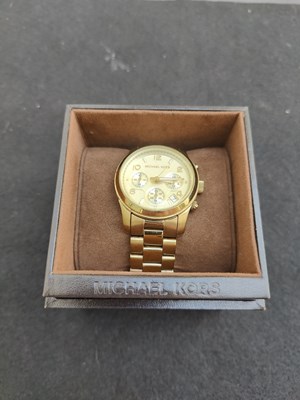 Lot 177 - Michael kors watch in display box