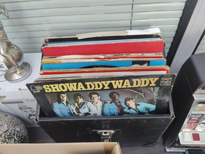 Lot 200 - Qty of Vinyls records