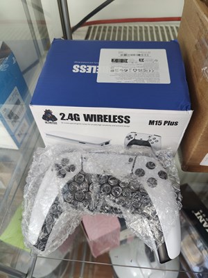 Lot 104 - 2.4g wireless game system