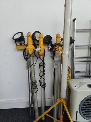Lot 237 - Qty of assorted work site lights