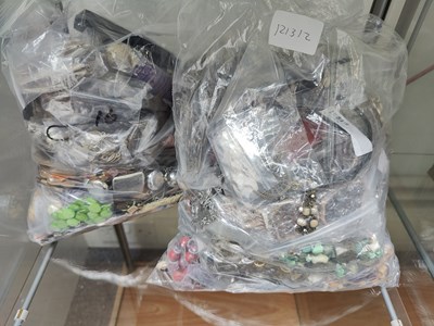 Lot 108 - Large qty of jewellery making kits