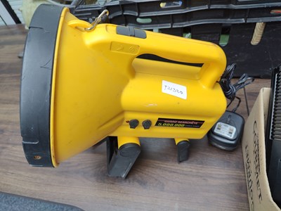 Lot 35 - Spot light torch with charger